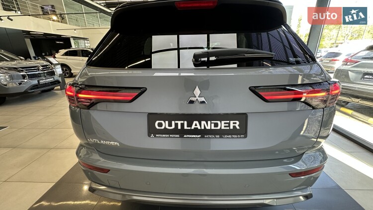 Mitsubishi Outlander 2026 2.5 MiVEC CVT (184 к.с.) S-AWC Ultimate