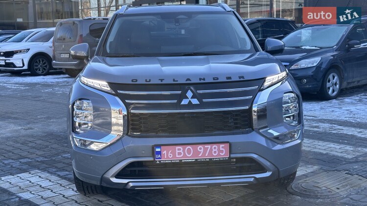 Mitsubishi Outlander 2025 2.5 MiVEC CVT (184 к.с.) S-AWC Ultimate