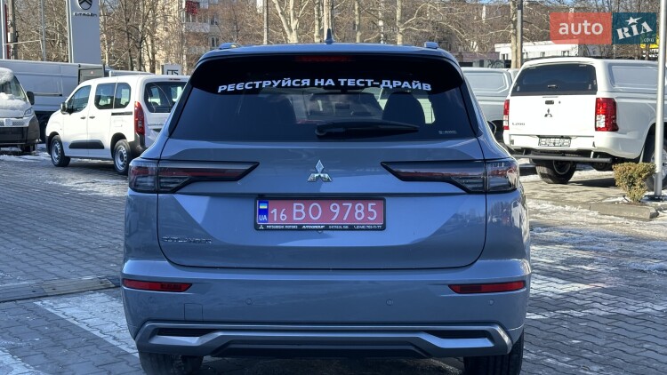 Mitsubishi Outlander 2025 2.5 MiVEC CVT (184 к.с.) S-AWC Ultimate