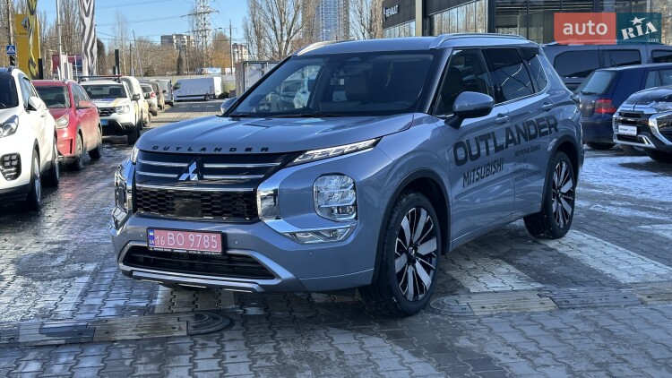 Mitsubishi Outlander 2025 2.5 MiVEC CVT (184 к.с.) S-AWC Ultimate