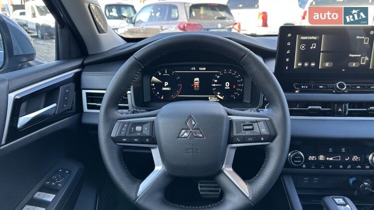 Mitsubishi Outlander 2025 2.5 MiVEC CVT (184 к.с.) S-AWC Ultimate