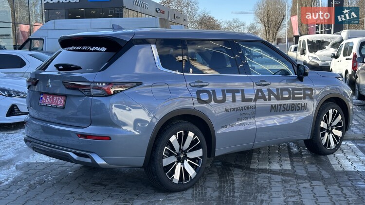 Mitsubishi Outlander 2025 2.5 MiVEC CVT (184 к.с.) S-AWC Ultimate