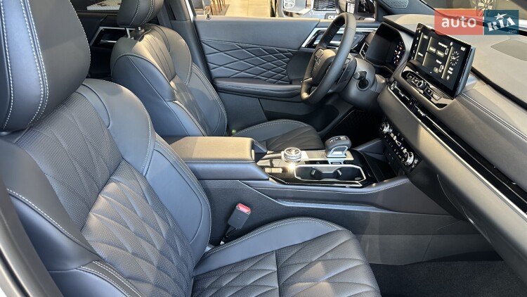 Mitsubishi Outlander 2026 2.5 MiVEC CVT (184 к.с.) S-AWC Ultimate