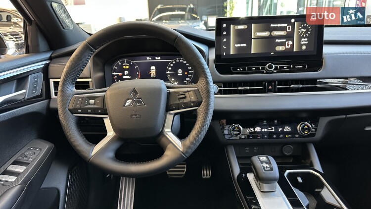 Mitsubishi Outlander 2026 2.5 MiVEC CVT (184 к.с.) S-AWC Ultimate