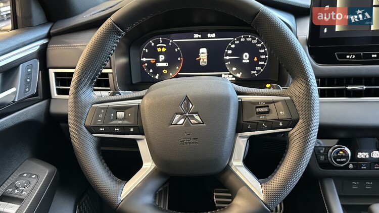 Mitsubishi Outlander 2026 2.5 MiVEC CVT (184 к.с.) S-AWC Ultimate