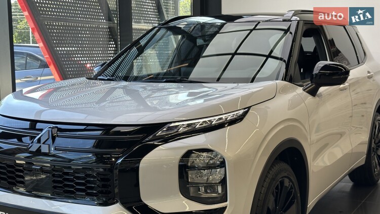 Mitsubishi Outlander 2026 2.5 MiVEC CVT (184 к.с.) S-AWC Ultimate