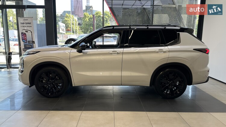 Mitsubishi Outlander 2026 2.5 MiVEC CVT (184 к.с.) S-AWC Ultimate