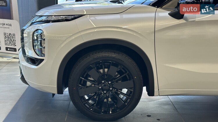 Mitsubishi Outlander 2026 2.5 MiVEC CVT (184 к.с.) S-AWC Ultimate