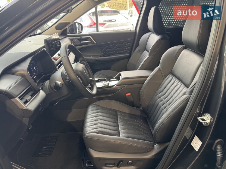 Mitsubishi Outlander 2026 2.5 MiVEC CVT (184 к.с.) S-AWC Ultimate