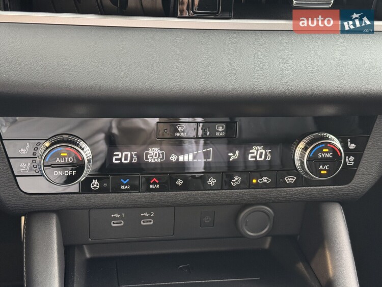 Mitsubishi Outlander 2026 2.5 MiVEC CVT (184 к.с.) S-AWC Ultimate
