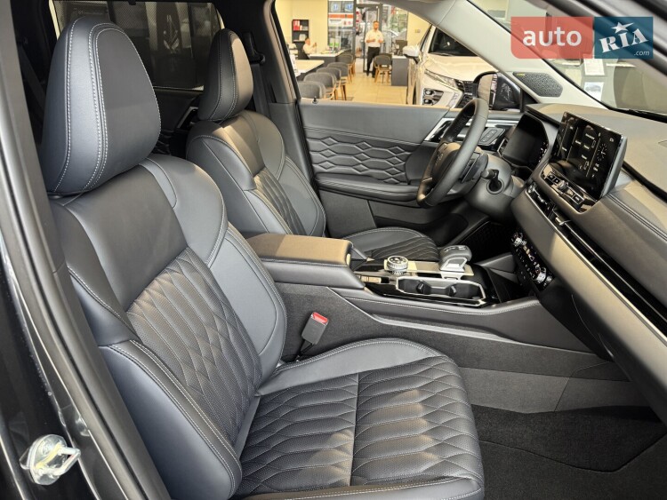 Mitsubishi Outlander 2026 2.5 MiVEC CVT (184 к.с.) S-AWC Ultimate