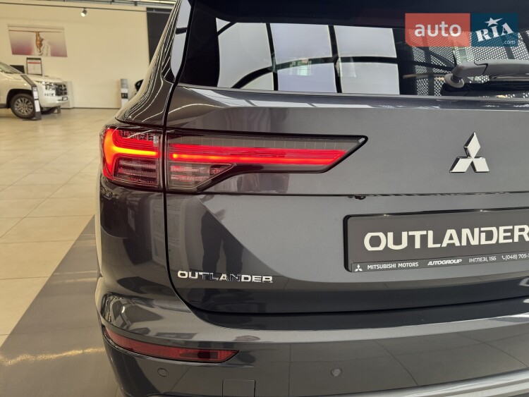 Mitsubishi Outlander 2026 2.5 MiVEC CVT (184 к.с.) S-AWC Ultimate