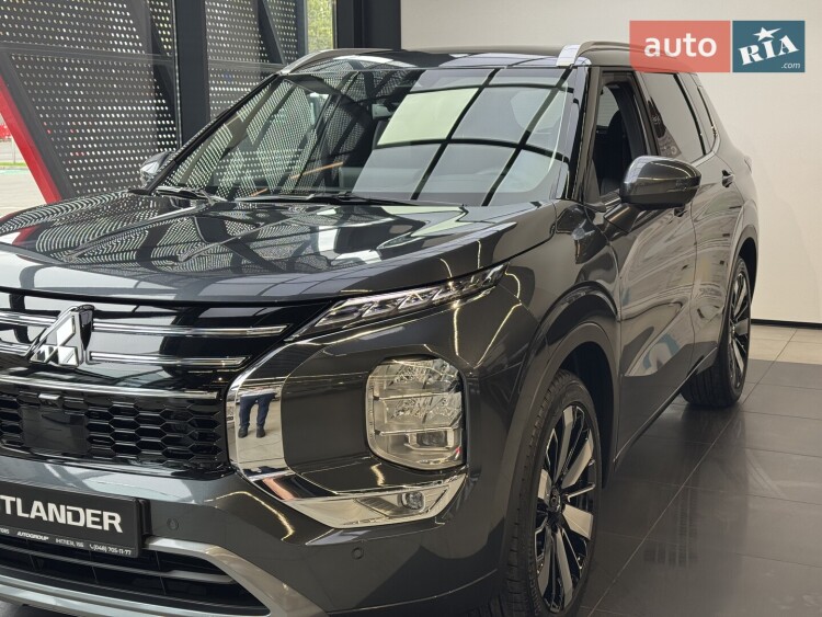 Mitsubishi Outlander 2026 2.5 MiVEC CVT (184 к.с.) S-AWC Ultimate