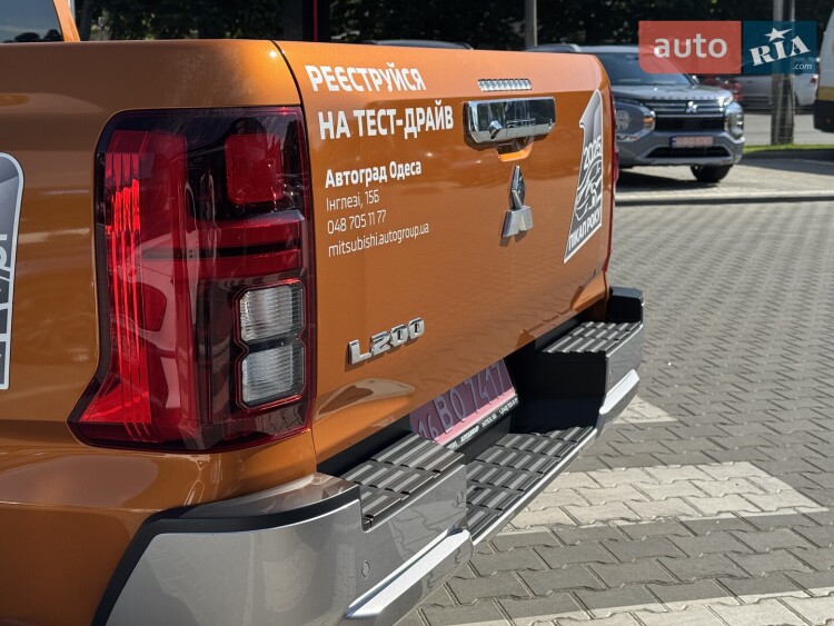 Mitsubishi L 200 2025 2.4 DI-D AT (204 к.с.) 4WD Ultimate