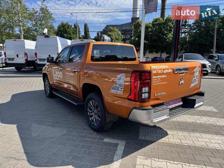 Mitsubishi L 200 2025 2.4 DI-D AT (204 к.с.) 4WD Ultimate
