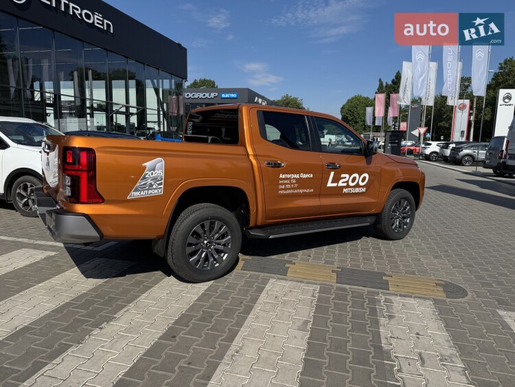 Mitsubishi L 200 2025 2.4 DI-D AT (204 к.с.) 4WD Ultimate