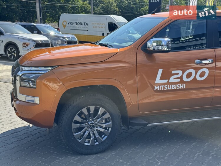 Mitsubishi L 200 2025 2.4 DI-D AT (204 к.с.) 4WD Ultimate