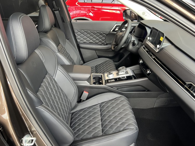 Mitsubishi Outlander 2024 2.5 MiVEC CVT (184 к.с.) S-AWC Ultimate